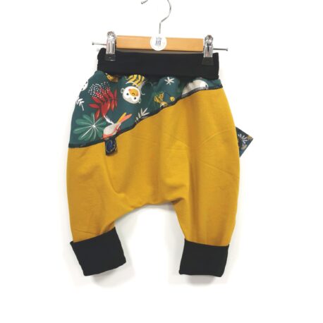 pantalon evolutif bébé jaune moutarde et imprimé jungle